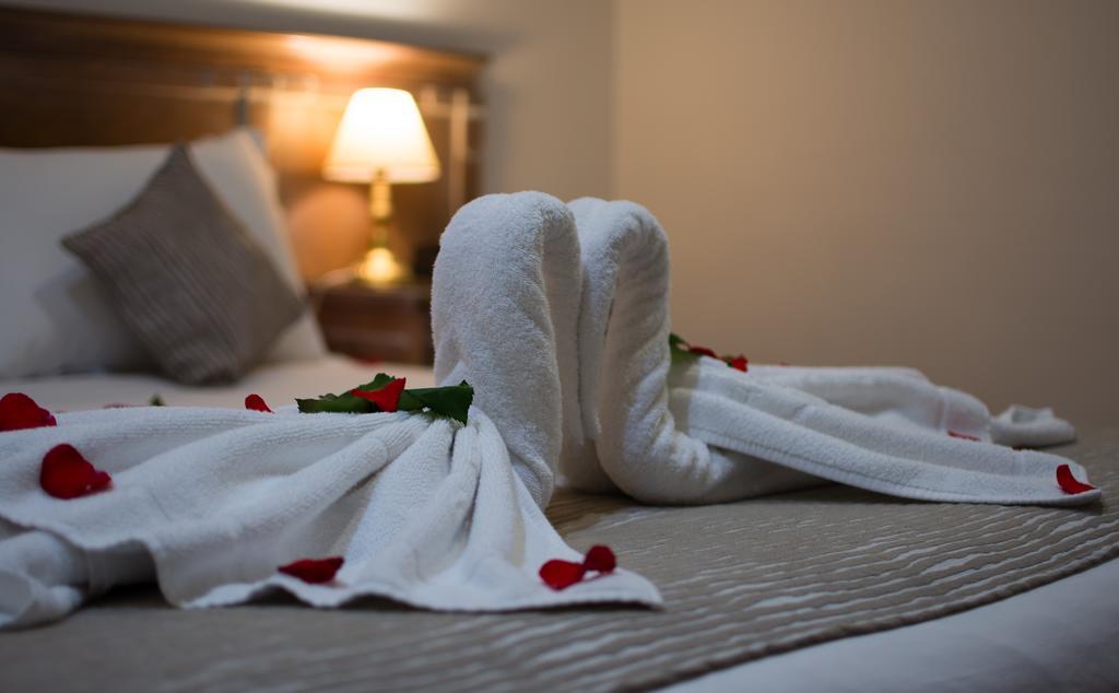 El Oumnia Puerto & Spa Tangier Bagian luar foto