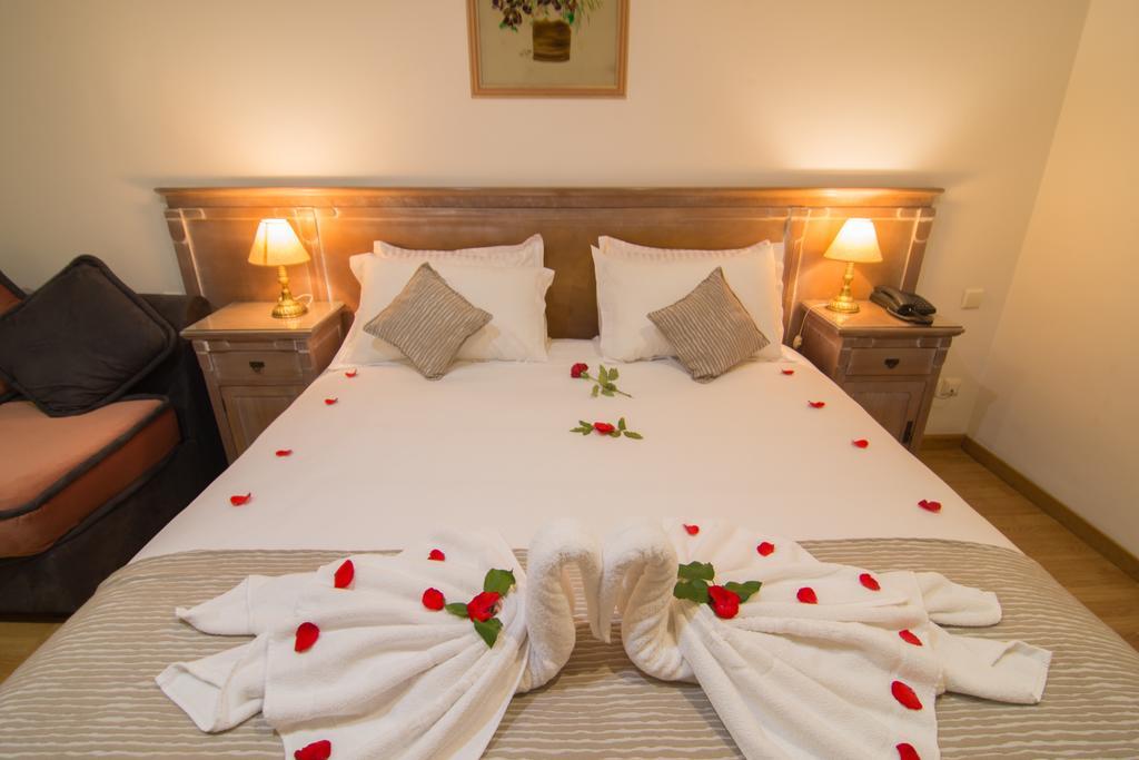 El Oumnia Puerto & Spa Tangier Bagian luar foto